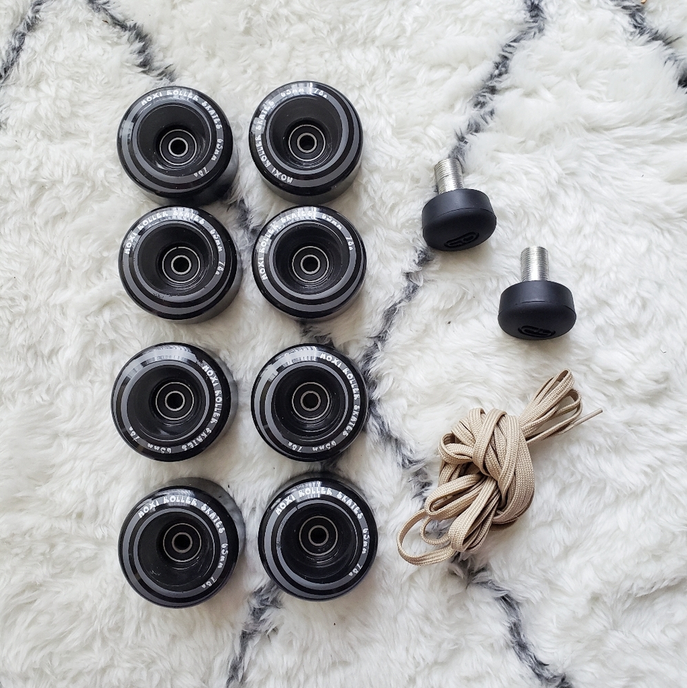 🛼NEW🛼 Moxi Gummy Wheels,Bearings,Toe Stop,Laces